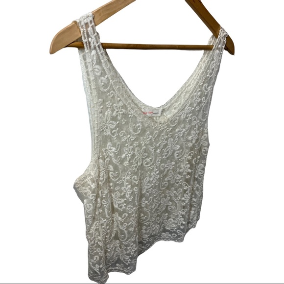 LOVE TREE HAPPENS IVORY CREAM LACE SHEER FLORAL SCOOP NECK TANK BLOUSE - Picture 7 of 13